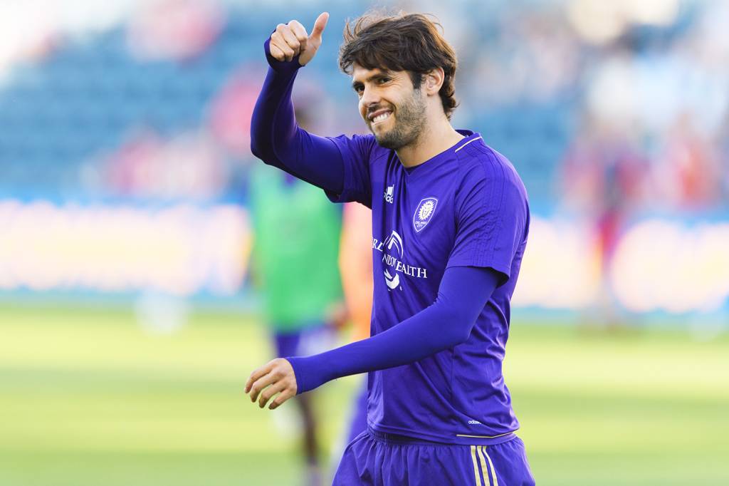 Kaká anuncia aposentadoria