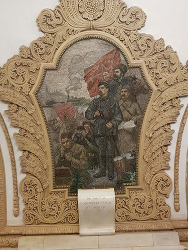 Quadro localizado em estação de metrô na Rússia Quadro localizado em estação de metrô na Rússia