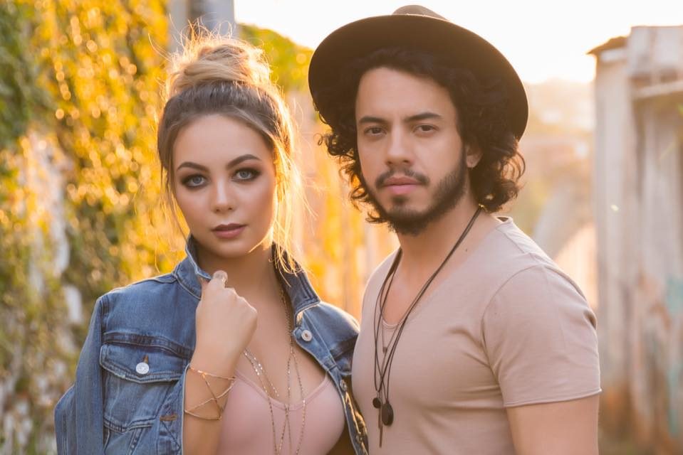 Gabriela Luz e Thiago Mart formam o duo Mar Aberto