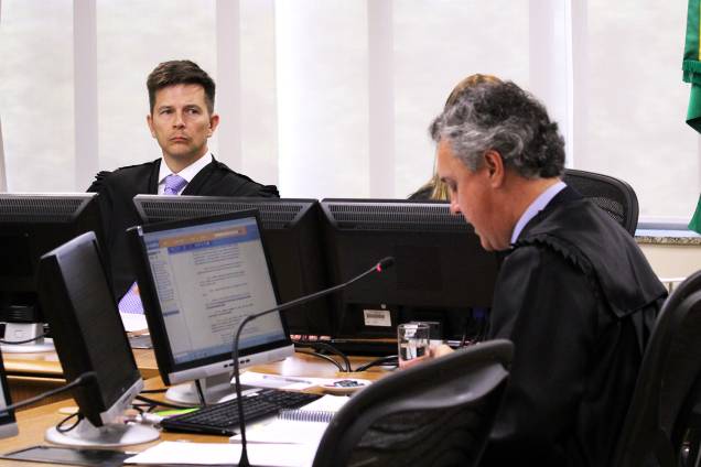 Sessão de julgamento do ex-presidente Lula no TRF4 (Tribunal Regional Federal da 4ª Região), em Porto Alegre (RS) - 24/01/2018 Sessão de julgamento do ex-presidente Lula no TRF4 (Tribunal Regional Federal da 4ª Região), em Porto Alegre (RS) - 24/01/2018