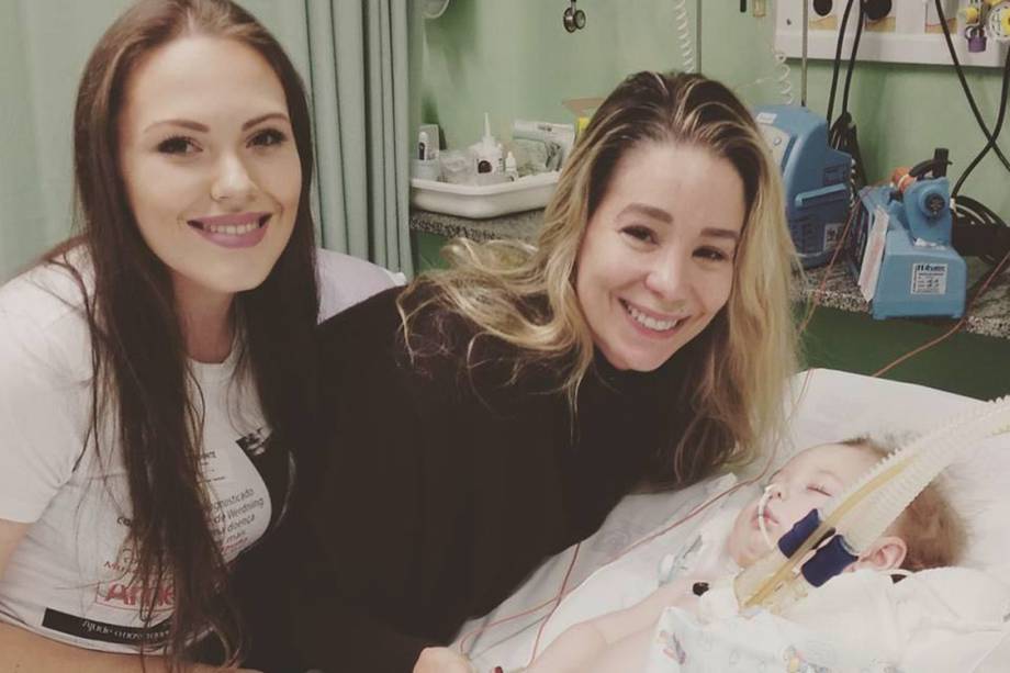 Danielle Winits e Aline Openkoski, mãe do bebê Jonatas