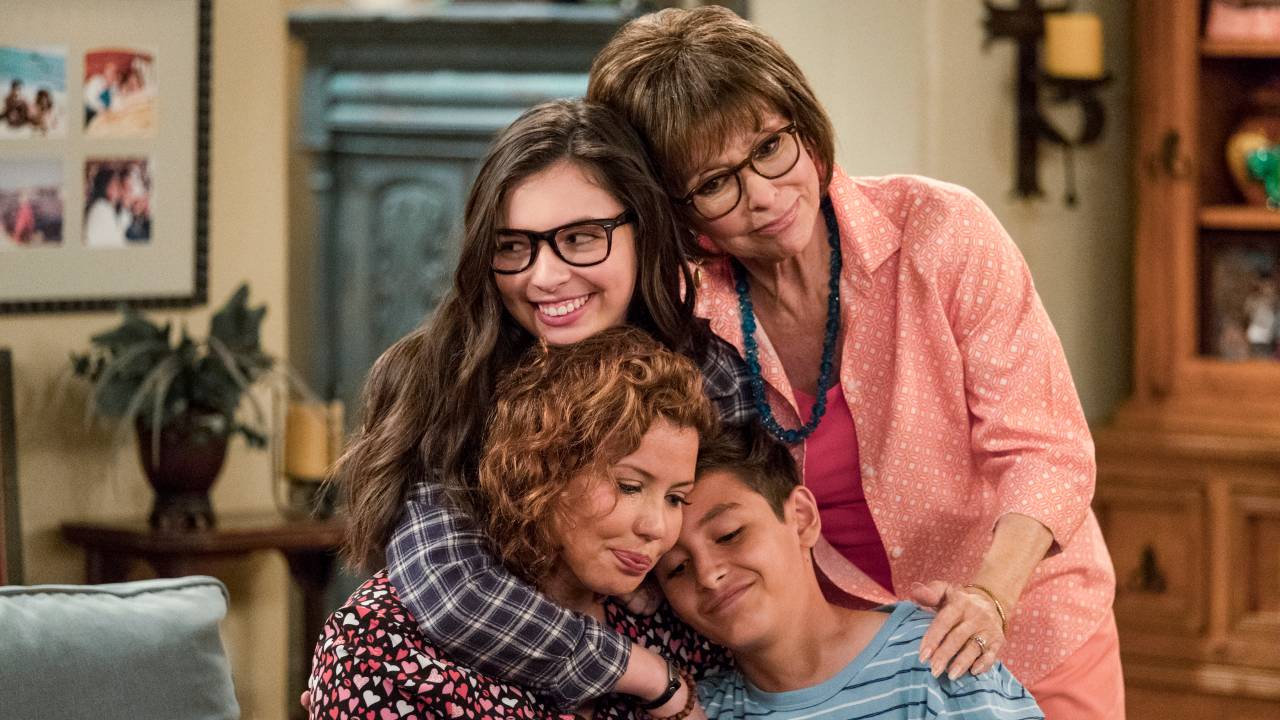 Justina Machado, Isabella Gomez, Rita Moreno, Marcel Ruiz em 'One Day at a Time'