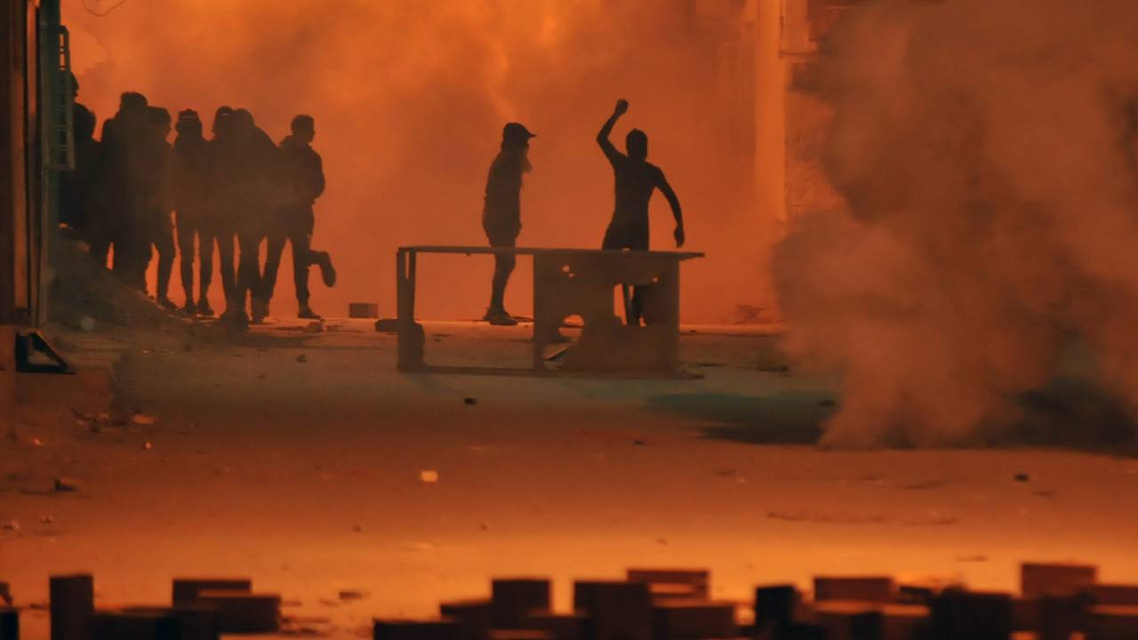 Protestos terminam com mais de 200 detidos na Tunísia - 10/01/2018