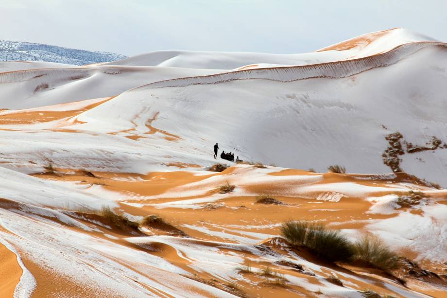 A cidade argelina no deserto mais quente do mundo não tinha visto neve durante 37 anos quando chegou esta época no ano passado - 07/01/2018 A cidade argelina no deserto mais quente do mundo não tinha visto neve durante 37 anos quando chegou esta época no ano passado - 07/01/2018