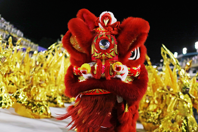 Com o enredo ´O império do samba na rota da China´, a escola de samba Império Serrano realiza desfile no Sambódromo da Marquês de Sapucaí - 11/02/2018