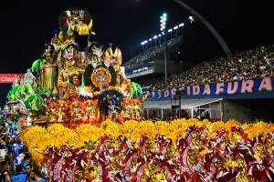 Com o enredo 'Maranhão: os tambores vão ecoar na terra de encantaria', a escola de samba Acadêmicos do Tatuapé desfila no Sambódromo do Anhembi, em São Paulo (SP) - 10/02/2018