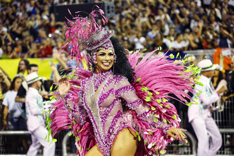 Aline Oliveira, rainha de bateria da Mocidade Alegre, durante desfile no Sambódromo do Anhembi, em São Paulo (SP) - 11/02/2018 Aline Oliveira, rainha de bateria da Mocidade Alegre, durante desfile no Sambódromo do Anhembi, em São Paulo (SP) - 11/02/2018