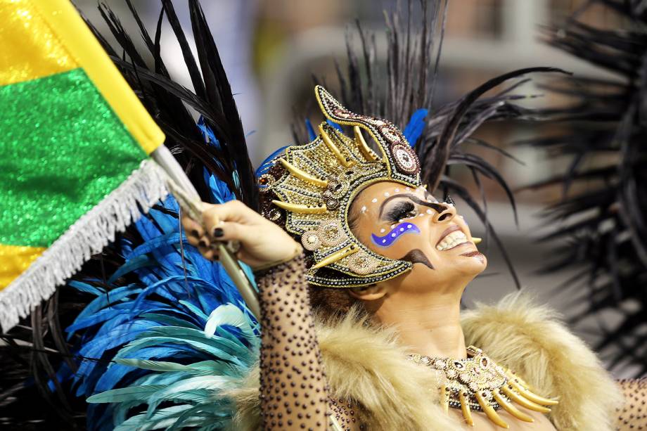 Com o enredo 'Peruche celebra Martinho - 80 anos do Dikamba da Vila', a escola de samba Unidos do Peruche desfila no Sambódromo do Anhembi - 10/02/2018