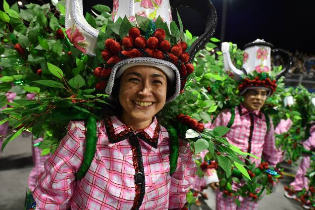 Membros da escola de Samba Dragões da Real desfilam durante a segunda noite de carnaval em São Paulo, no Sambódromo do Anhembi - 11/02/2018 Membros da escola de Samba Dragões da Real desfilam durante a segunda noite de carnaval em São Paulo, no Sambódromo do Anhembi - 11/02/2018