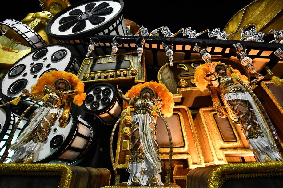 Carro alegórico da escola de Samba Dragões da Real durante o desfile de carnaval em São Paulo, no Sambódromo do Anhembi - 11/02/2018 Carro alegórico da escola de Samba Dragões da Real durante o desfile de carnaval em São Paulo, no Sambódromo do Anhembi - 11/02/2018