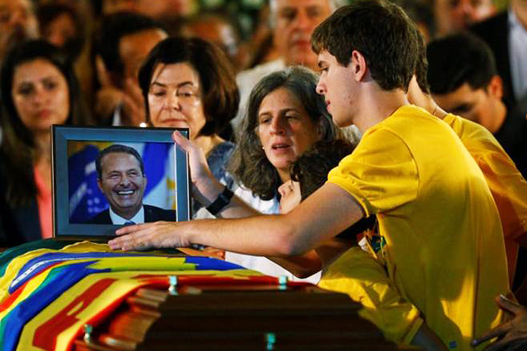 João Campos durante velorio de Eduardo Campos