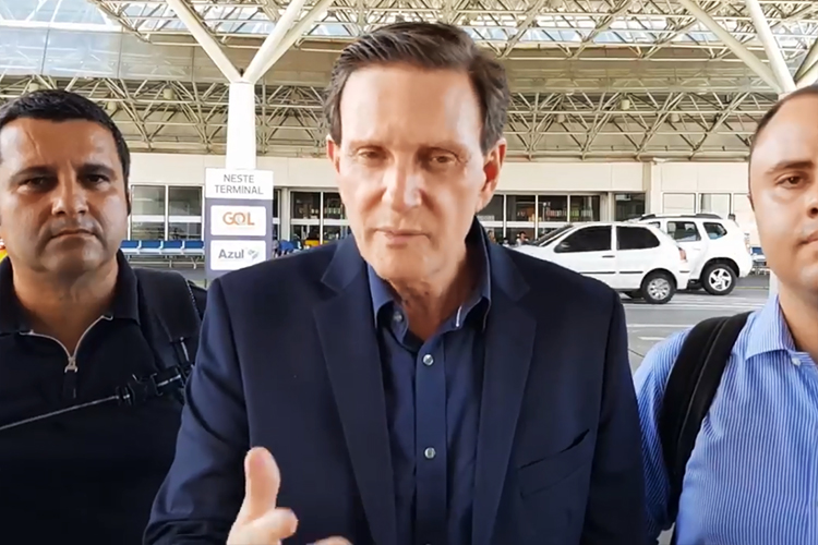 Marcelo Crivella posta vídeo nas redes sociais, informando sua viagem para Frankfurt