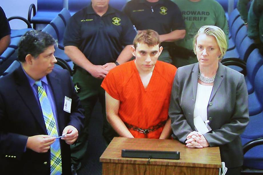 Nikolas Cruz, 19, durante audiência no tribunal do condado de Broward, na Flórida