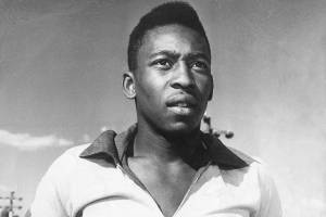 Pelé com camisa da seleção, em 1958 Pelé com camisa da seleção, em 1958 -