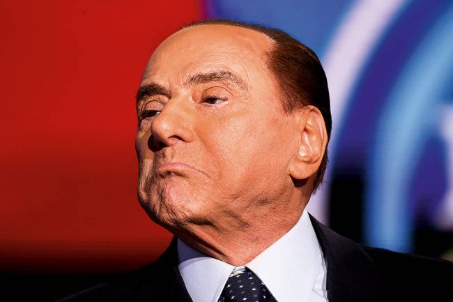 Promessa – Berlusconi: ele fala em deportar 600 000 se sua coalizão vencer