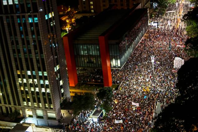Manifestantes protestam pela morte da vereadora Marielle Franco (PSOL) e do motorista Anderson Gomes, na avenida Paulista, São Paulo - 15/03/2018 Manifestantes protestam pela morte da vereadora Marielle Franco (PSOL) e do motorista Anderson Gomes, na avenida Paulista, São Paulo - 15/03/2018
