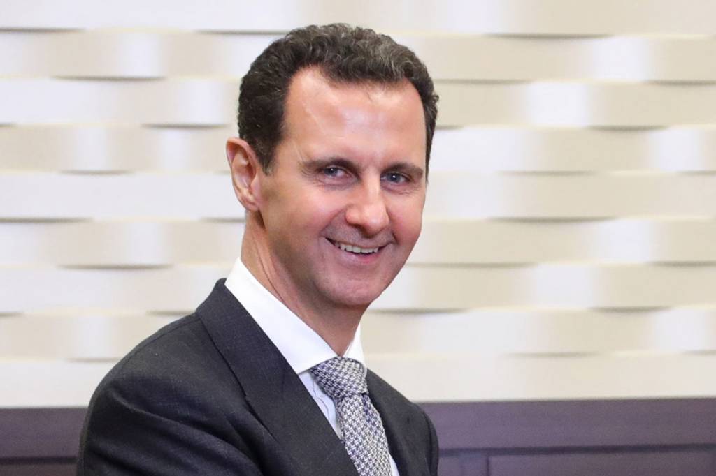 De cueca e sunga: as curiosas fotos deixadas por Bashar al-Assad na Síria