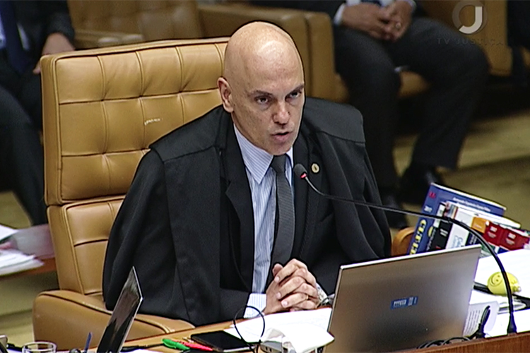 Alexandre de Moraes profere voto durante sessão do STF que julga habeas corpus preventivo de Lula Alexandre de Moraes profere voto durante sessão do STF que julga habeas corpus preventivo de Lula