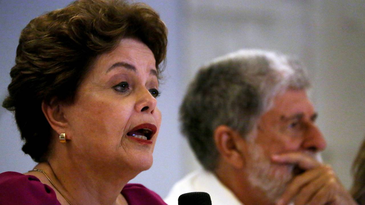 A ex-presidente Dilma Rousseff discursa durante evento realizado no Rio de Janeiro (RJ) - 26/03/2018