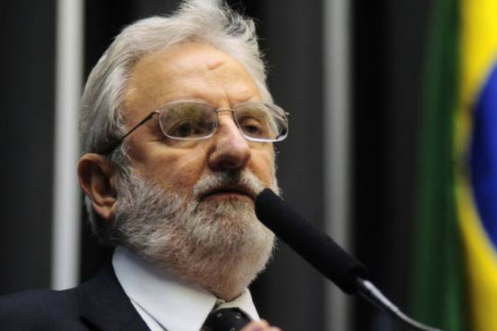 Líder do PSOL contesta PGR sobre termo firmado entre Lava Jato e Petrobras