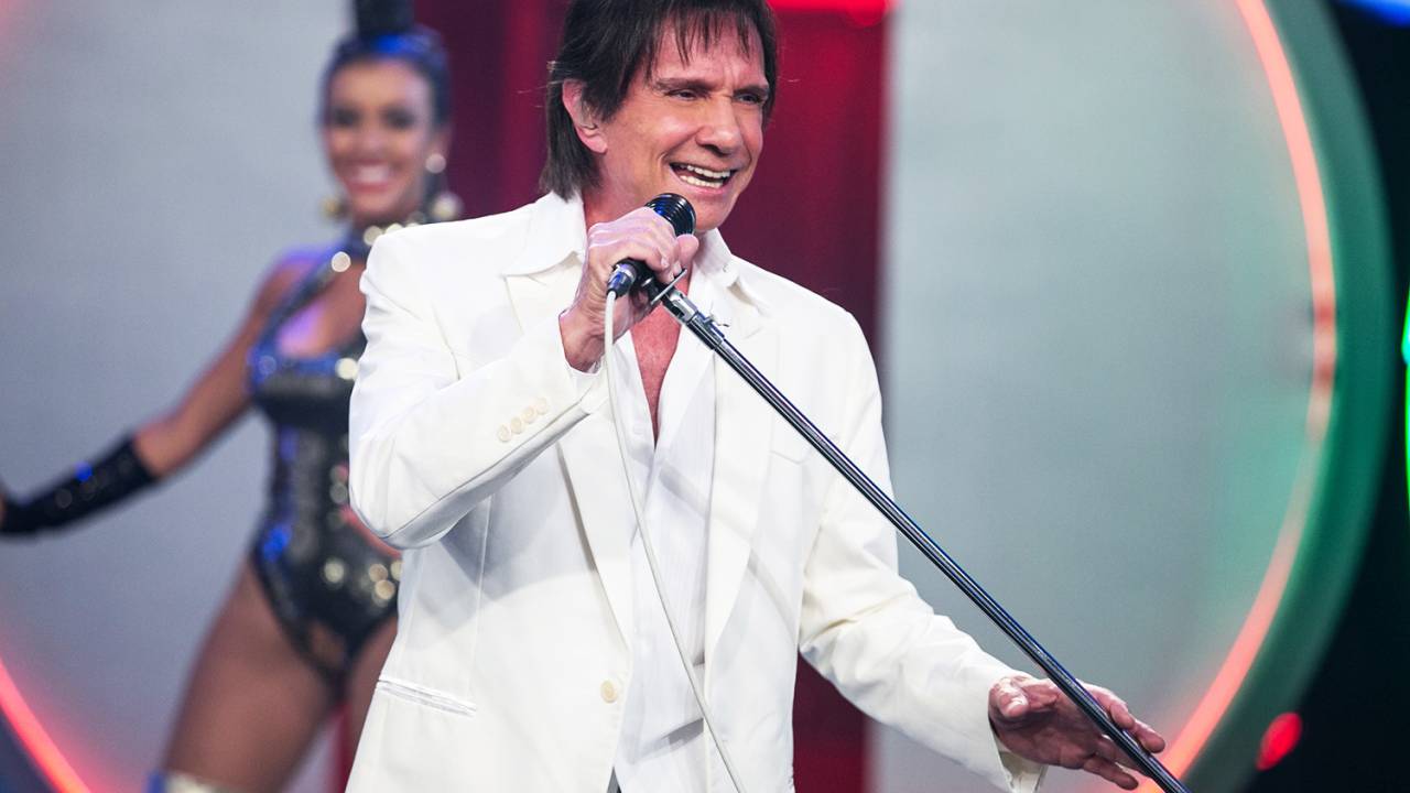 O cantor Roberto Carlos - 04/05/2017