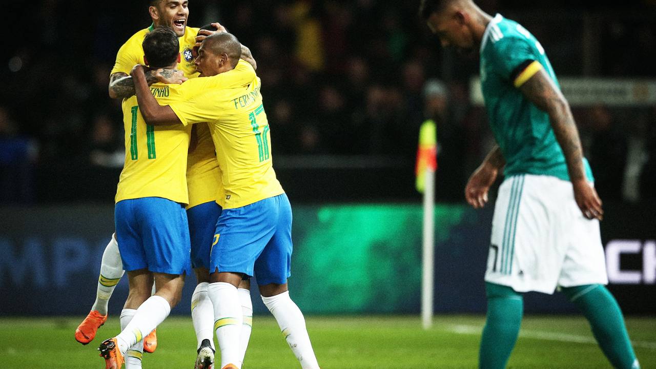 Jogadores da Seleção Brasileira comemoram após Gabriel Jesus abrir o placar para o Brasil, durante partida amistosa contra a Alemanha - 27/03/2018