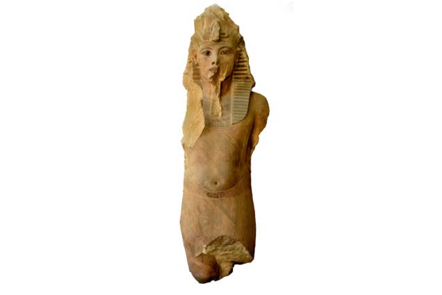 Objetos encontrados na tumba de Tutankhamun usados na exposição King Tut: Tesouros do faraó dourado Objetos encontrados na tumba de Tutankhamun usados na exposição King Tut: Tesouros do faraó dourado