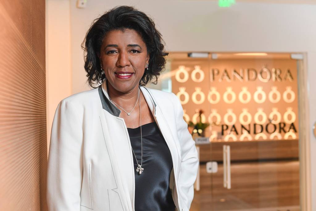 Rachel Maia deixa cargo de CEO da joalheria Pandora após nove anos