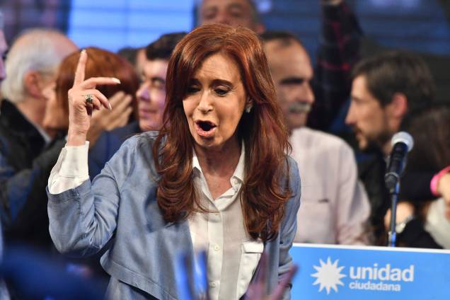 Ex-presidente Cristina Fernandez de Kirchner durante eleições parlamentares em Buenos Aires, Argentina - 22/08/2017 Ex-presidente Cristina Fernandez de Kirchner durante eleições parlamentares em Buenos Aires, Argentina - 22/08/2017