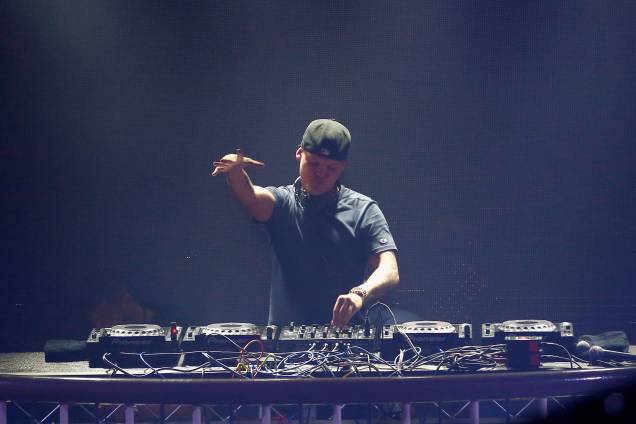 DJ Avicii se apresenta no palco durante a Rolling Stone Live São Francisco, na Califórnia - 07/02/2016 DJ Avicii se apresenta no palco durante a Rolling Stone Live São Francisco, na Califórnia - 07/02/2016