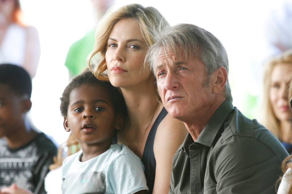 Charlize Theron, Sean Penn e Jackson Theron Charlize Theron, Sean Penn e Jackson Theron