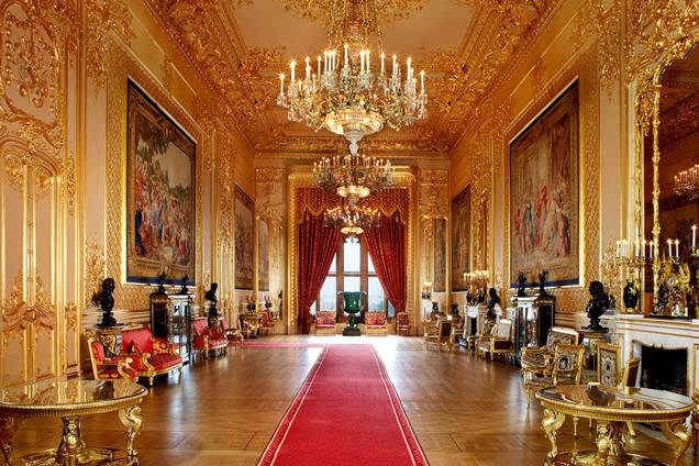 Grande Sala de Recepção, localizada no interior do Castelo de Windsor Grande Sala de Recepção, localizada no interior do Castelo de Windsor