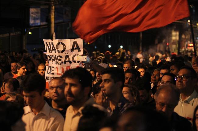 Manifestantes em SBC