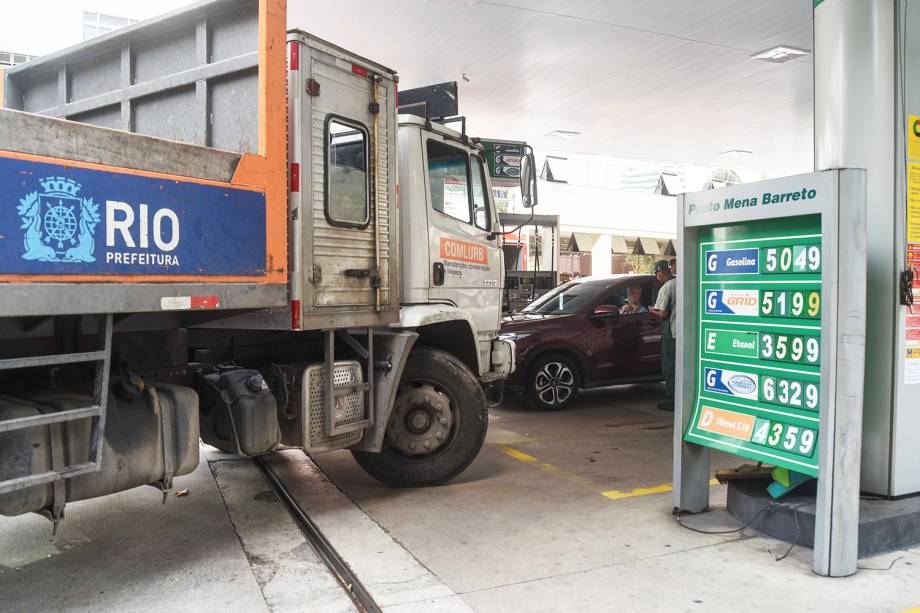 Movimentação em posto de combustíveis em Botafogo, na zona sul do Rio de Janeiro (RJ) - 23/05/2018