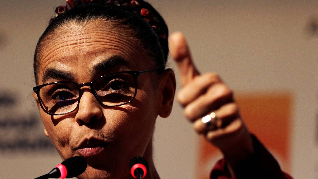 A pré-candidata à Presidência da República, Marina Silva, durante encontro da Frente Nacional de Prefeitos, no Teatro Popular Oscar Niemeyer, em Niterói (RJ) - 08/05/2018