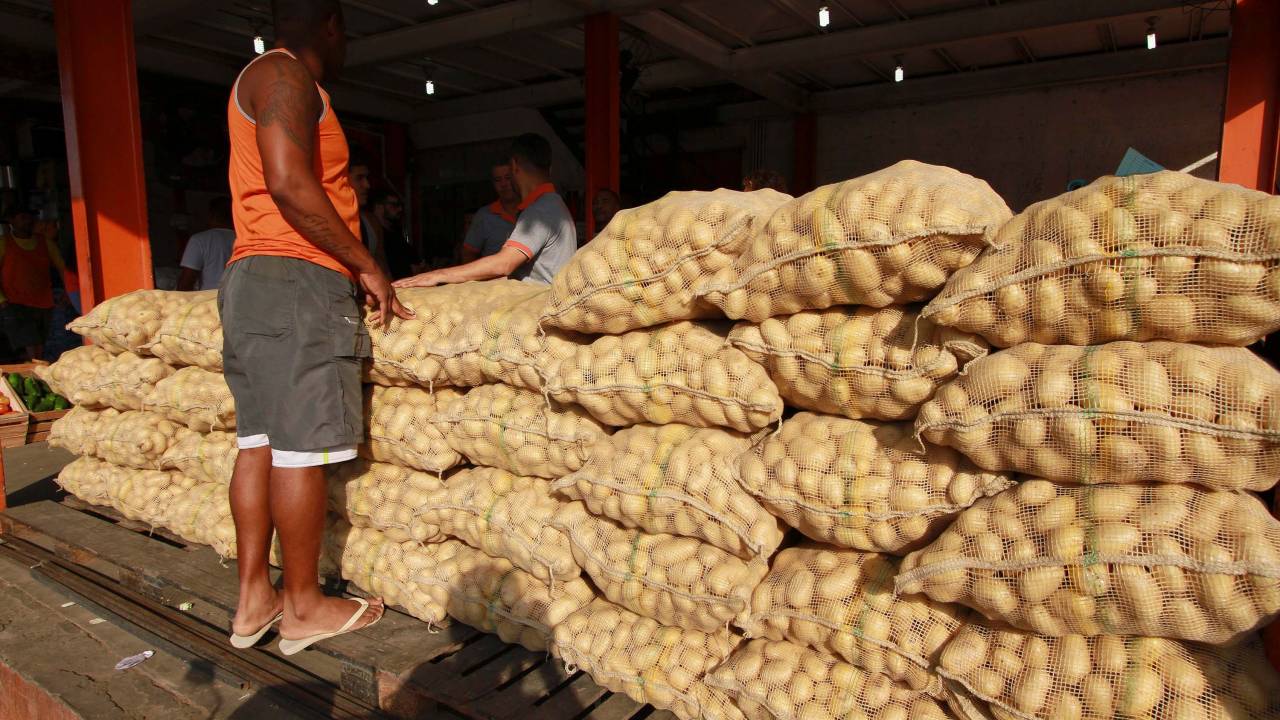 Greve dos caminhoneiros afeta o abastecimento do Ceasa RJ