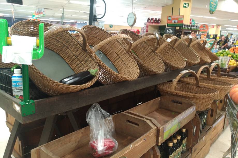 Desabastecimento de produtos em filial da rede Pão de Açúcar, localizado na Rua Teodoro Sampaio, em Pinheiros, zona oeste da capital paulista - 29/05/2018