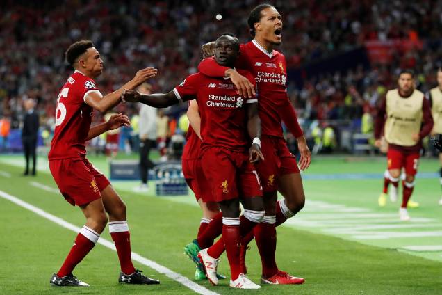 O atacante Sadio Mane marca para o Liverpool na final da Liga dos Campeões contra o Real Madrid - 26/05/2018 O atacante Sadio Mane marca para o Liverpool na final da Liga dos Campeões contra o Real Madrid - 26/05/2018