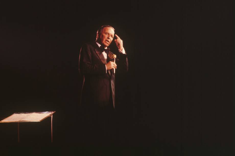 Frank Sinatra durante show no Estádio do Maracanã, Rio de Janeiro - 01/01/1980