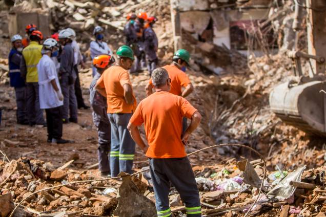 Trabalho das equipes de resgate no local do desabamento do edificio Wilton Paes de Almeida, no Largo do Paissandu, região central de São Paulo - 09/05/2018 Trabalho das equipes de resgate no local do desabamento do edificio Wilton Paes de Almeida, no Largo do Paissandu, região central de São Paulo - 09/05/2018