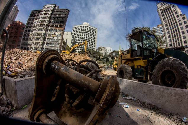 Trabalho das equipes de resgate no local do desabamento do edificio Wilton Paes de Almeida, no Largo do Paissandu, região central de São Paulo - 09/05/2018 Trabalho das equipes de resgate no local do desabamento do edificio Wilton Paes de Almeida, no Largo do Paissandu, região central de São Paulo - 09/05/2018