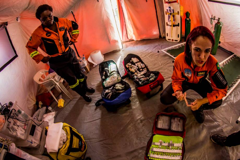 Trabalho das equipes de resgate no local do desabamento do edificio Wilton Paes de Almeida, no Largo do Paissandu, região central de São Paulo - 09/05/2018