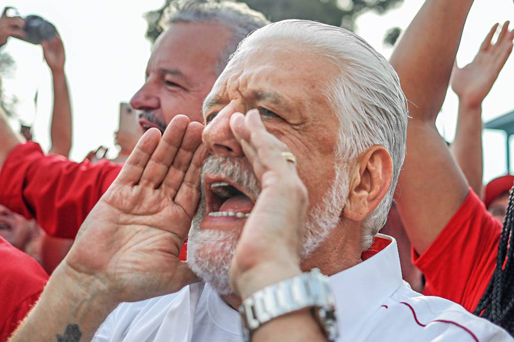 Não ouvem, nem gritando