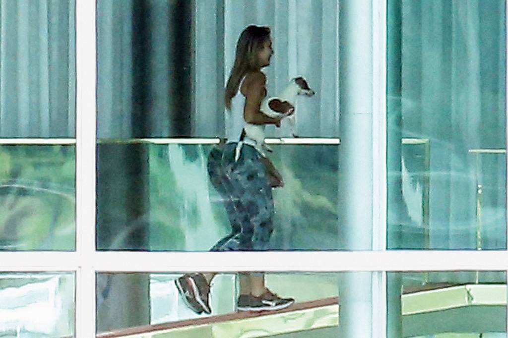 Cão de Marcela se jogou no lago ao saber de aproximação de Temer e Alckmin