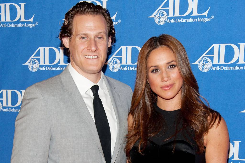 Meghan Markle e Trevor Engelson Meghan Markle e o ex-namorado Trevor Engelson posam para foto durante evento em Beverly Hills- 11/10/2011