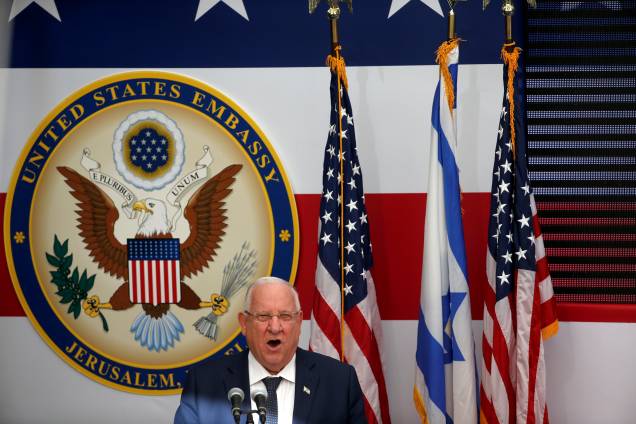 O presidente de Israel, Reuven Rivlin, fala durante a cerimônia de inauguração da nova embaixada dos EUA em Jerusalém - 14/05/2018 O presidente de Israel, Reuven Rivlin, fala durante a cerimônia de inauguração da nova embaixada dos EUA em Jerusalém - 14/05/2018