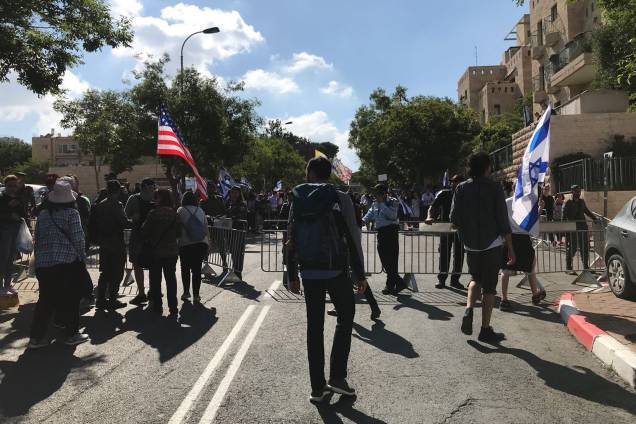 Israelenses e palestinos contra e a favor da abertura da embaixada americana em Jerusalém se manifestam, na Cidade Santa - 14/05/2018 Israelenses e palestinos contra e a favor da abertura da embaixada americana em Jerusalém se manifestam, na Cidade Santa - 14/05/2018