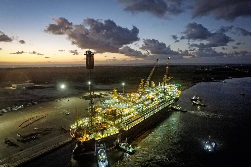 Câmara pressiona Petrobras a mudar o rumo da política de preços