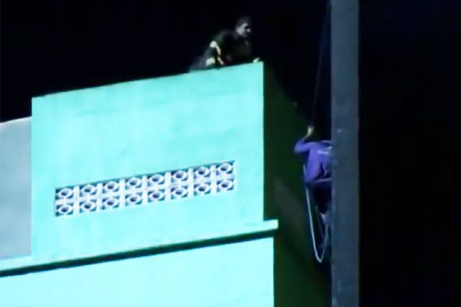 Tentativa de resgate de Ricardo Pinheiro Tentativa de resgate de Ricardo Pinheiro, segundos antes do desabamento do edifício Wilton Paes de Almeida, em São Paulo (SP)