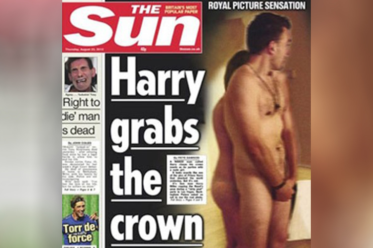 Fotos do príncipe Harry nu na capa do ‘The Sun’ Fotos do príncipe Harry nu na capa do 'The Sun'